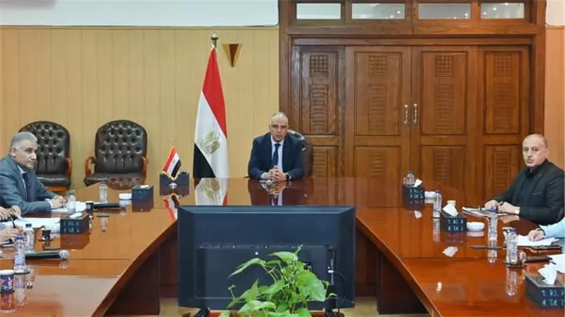 مياه الصرف الزراعي.. سويلم يتابع المشروعات في الدلتا وسيناء