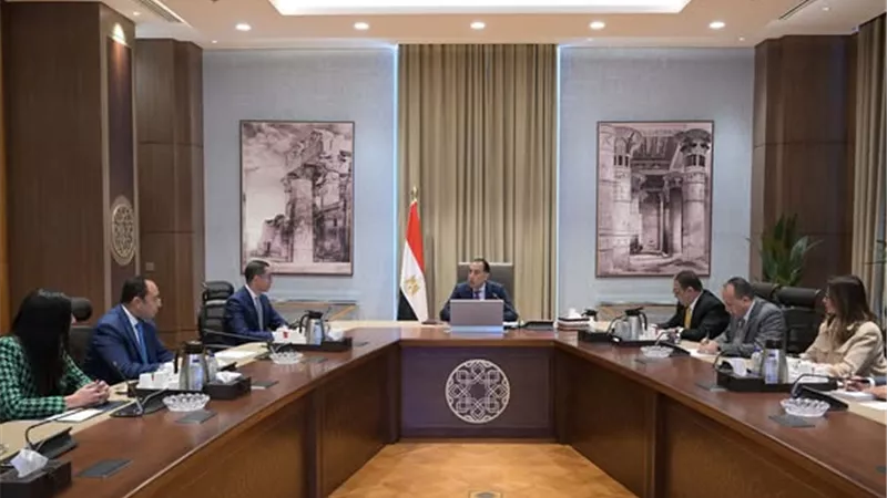 رئيس الوزراء يتابع إجراءات طرح الشركات التابعة للقوات المسلحة