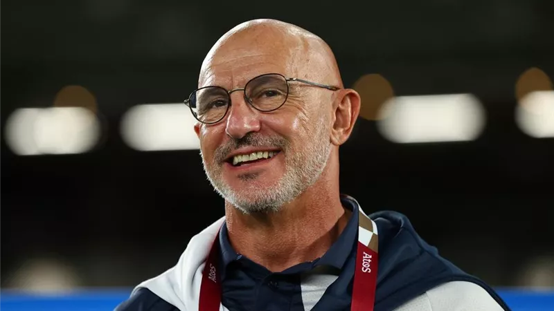 رسميا| تمديد عقد دي لا فوينتى مع منتخب إسبانيا حتى عام 2028
