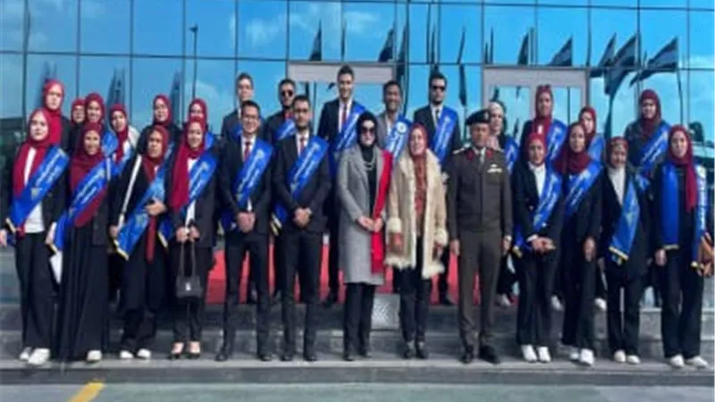 نائب رئيس جامعة بنها تتفقد أجنحة معرض القاهرة للكتاب