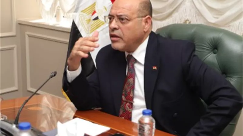 وزير العمل يبحث مع وفد 