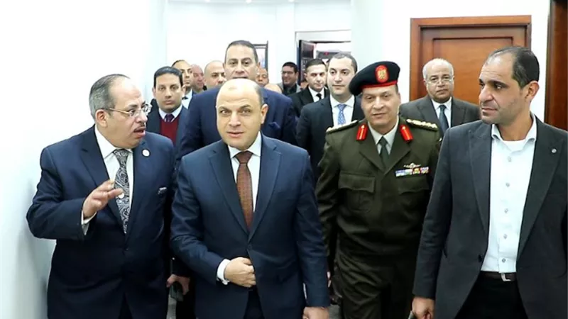 محافظ كفر الشيخ يتفقد القافلة الطبية الشاملة بنادي الخالدين