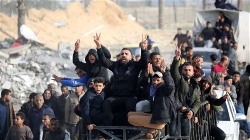 شخصياتٌ عامة ومفكرون يرفضون تهجير الفلسطينيين ويؤكدون حقهم في تقرير مصيرهم