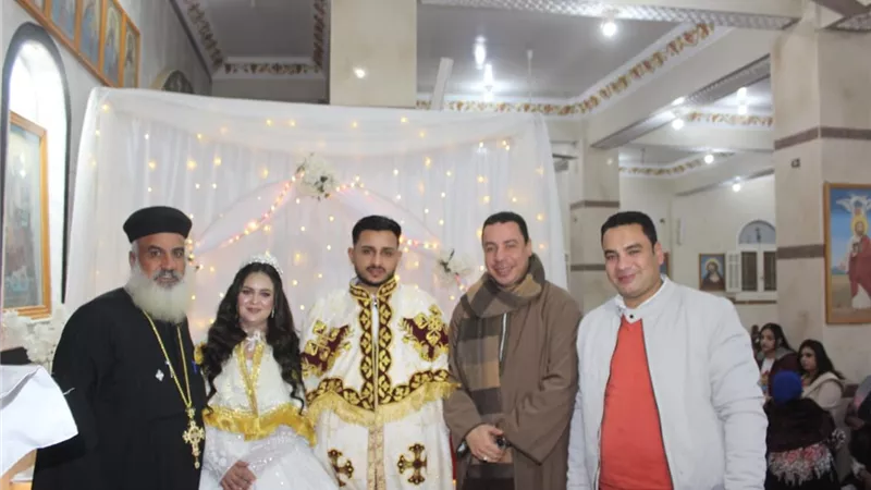 ألف مبروك الزفاف السعيد