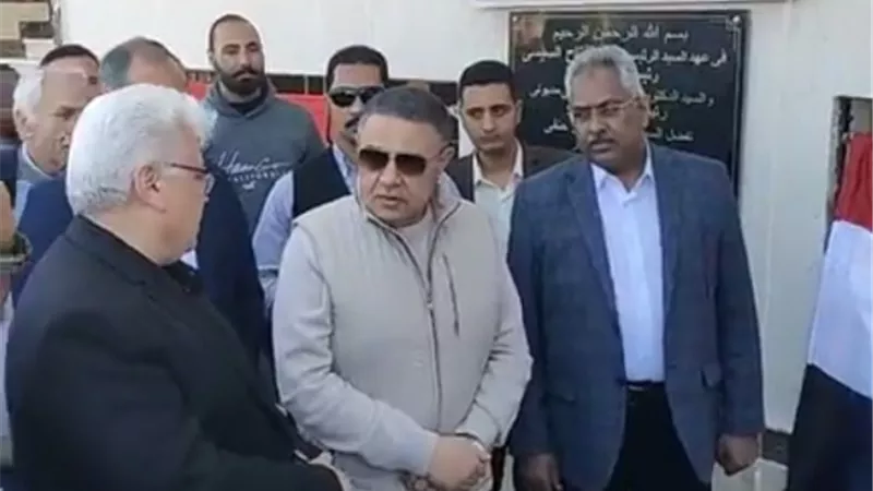 محافظ البحر الأحمر يتفقد انشاء عدد ۱۹ عمارة سكنية فى الغردقة