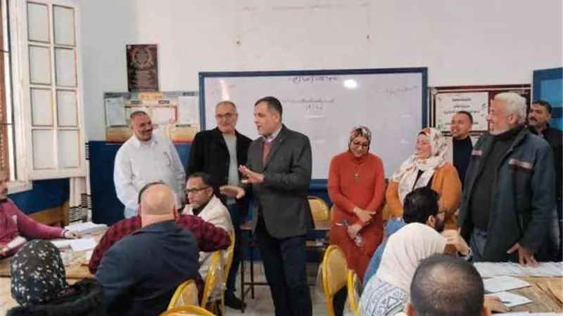 مدير تعليم دمياط يطالب بالدقة في تصحيح إمتحانات الشهادة الإعدادية