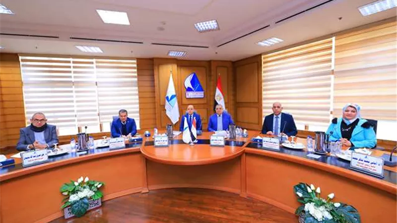جامعة كفر الشيخ توافق على بروتوكولات مع الجامعات والمصنعين