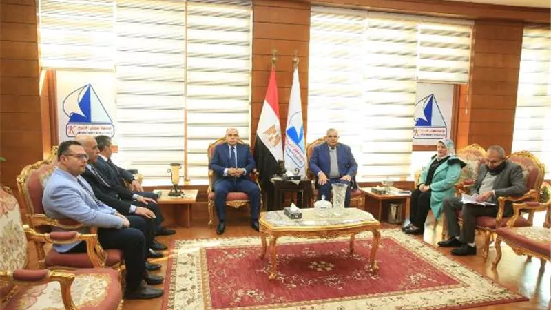 محافظ كفرالشيخ يشارك في اجتماع مجلس الجامعة