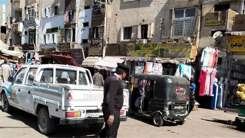 تحرير ١٦٧ محضر وإزالة إدارية فى حملات مرافق بإسنا والأقصر
