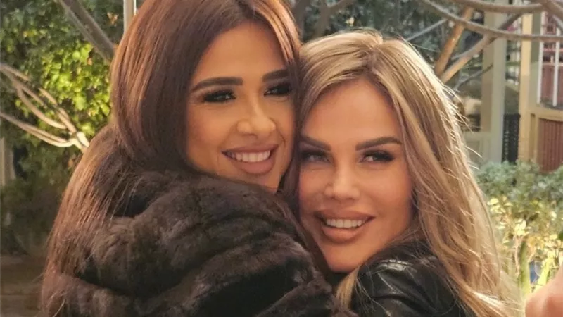 نيكول سابا تنشر صورة تجمعها بياسمين عبد العزيز من كواليس « وتقابل حبيب»