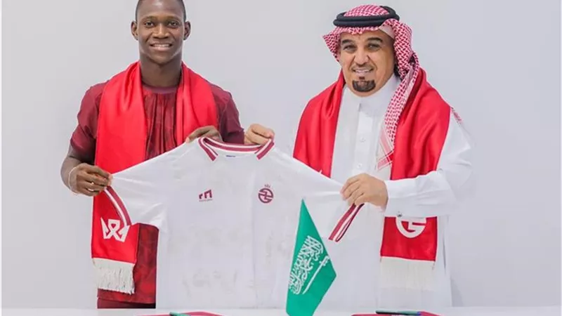 الأهلي يطالب الخلود بسداد مستحقات استعارة ديانج