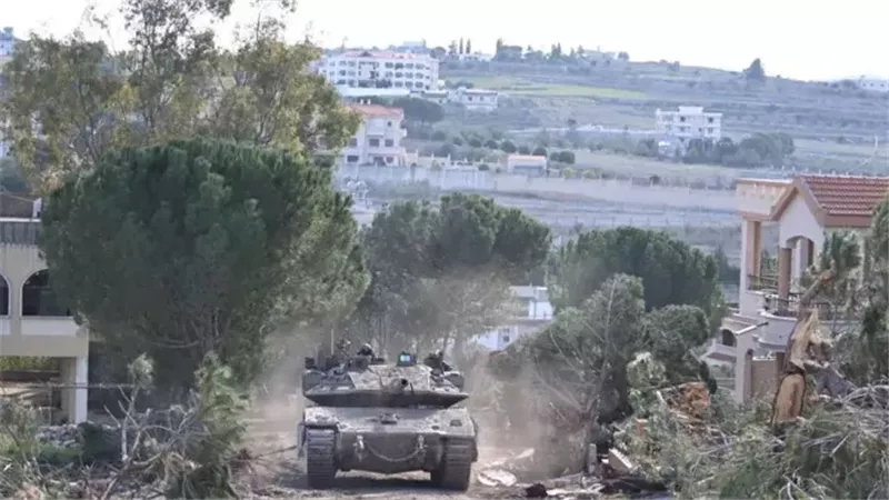 إصابة 14 شخصا في غارة إسرائيلية على النبطية جنوب لبنان