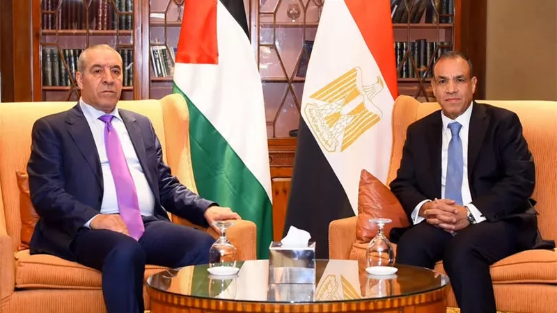 وزير الخارجية يستعرض جهود مصر لتنفيذ اتفاق وقف إطلاق النار في غزة