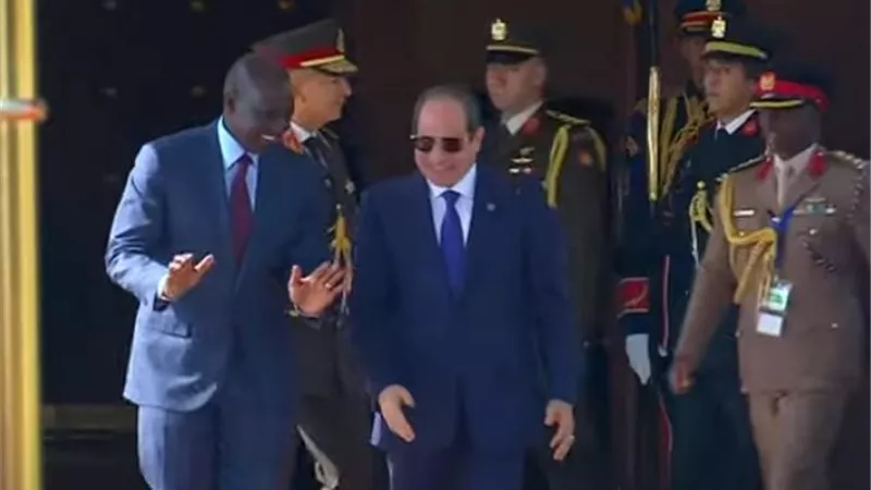الرئيس السيسي يستقبل رئيس جمهورية كينيا بقصر الاتحادية