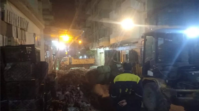 رفع 35 طن رديم واتربة بمنشية النزهة وسط الاسكندرية
