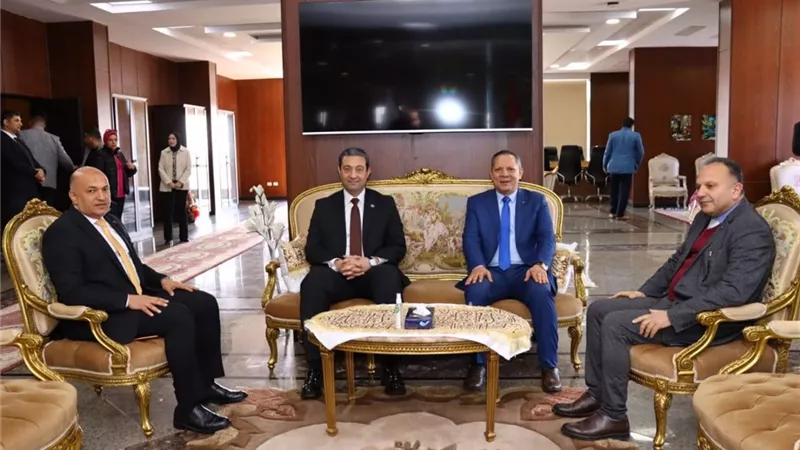محافظ دمياط يشهد جلسة مجلس الجامعة