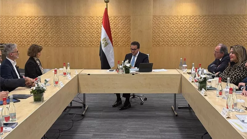 وزير الصحة يبحث مع شركة «فيليبس» التعاون في مجال الرعاية الصحية