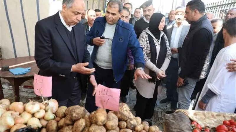 بتخفيضات تزيد على 30%.. افتتاح سوق اليوم الواحد بمطاي