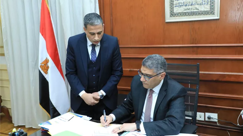 محافظ الجيزة يعتمد نتيجة الفصل الدراسى الأول للشهادة الإعدادية