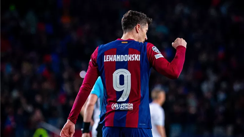 هانزفليك يعلن تشكيل برشلونة لمواجهة أتالانتا بدورى الأبطال