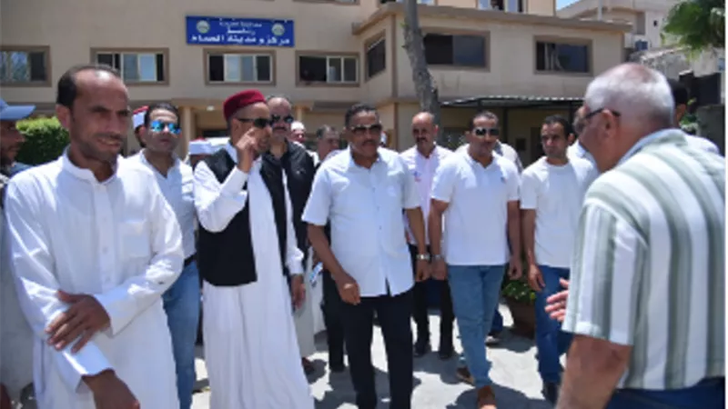رئيس مدينة الحمام يتفقد قري شباب الخريجين ويستمع لمشاكلهم