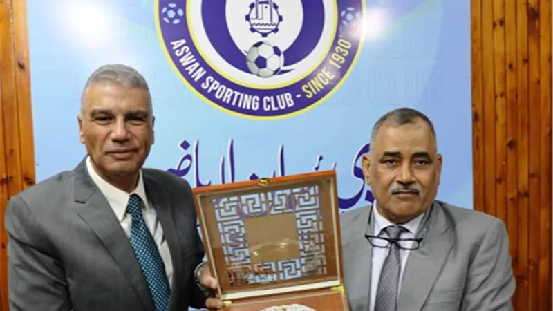 محافظ أسوان : تقديم الدعم الكامل لعودة الفريق الأول لدورى الأضواء
