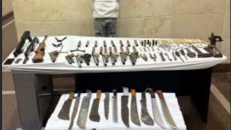ضبط عنصر اجرامى حول منزله إلى ورشة لتصنيع وبيع الأسلحة