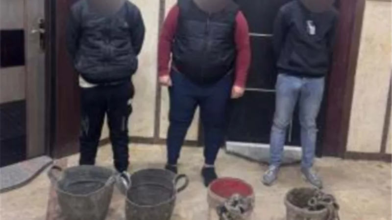 ضبط 3 أشخاص ينقبون عن الٱثار داخل منزل بالدرب الأحمر