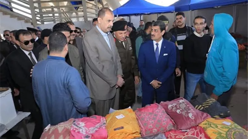 محافظ سوهاج يفتتح سوق اليوم الواحد