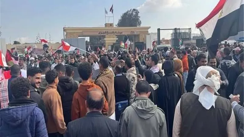 مستقبل وطن البحيرة يشارك فى وقفة معبر رفح