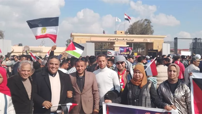 انتفاضة شعبية لأعضاء مستقبل وطن الشرقية بمعبر رفح - صور