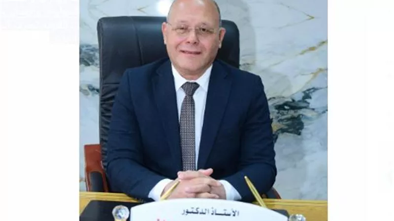 رئيس جامعة سوهاج+ يوجه بسرعة إنجاز مشروع صالة الألعاب الرياضية