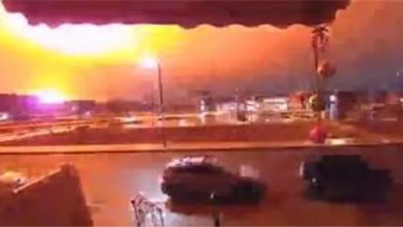 شرطة فيلادلفيا: وقوع انفجار بعد تحطم الطائرة شمالي المدينة