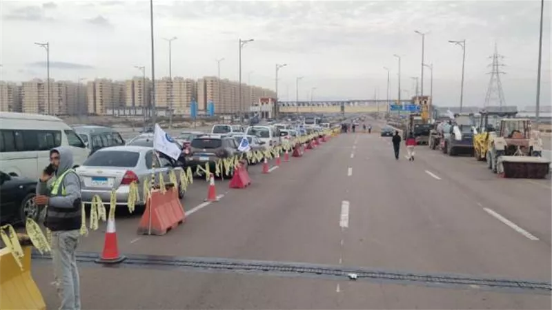 استمرار اصلاح الطريق بالكيلو 3 ببشاير الخير بالاسكندرية