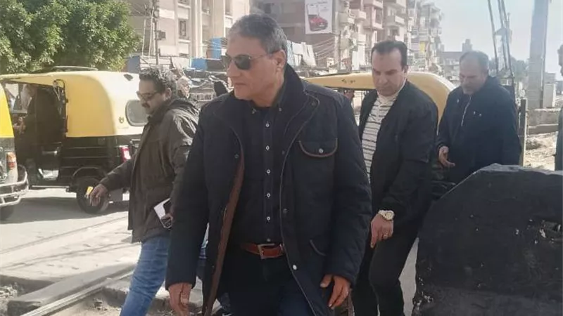 قطاطو ينقل الباعة من أمام محطه القطارومسعود يتابع تركيب الانترلوك