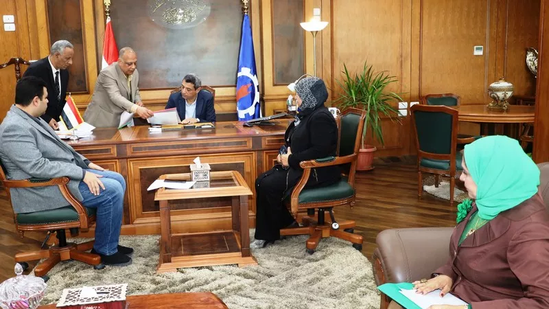 محافظ السويس يعتمد نتيجة الشهادة الإعدادية