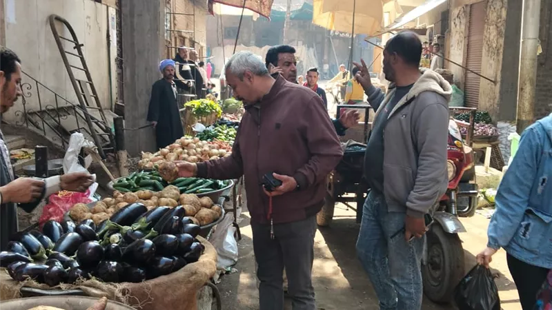 محافظ أسيوط يوجه بمتابعة أسواق الخضروات والفاكهة