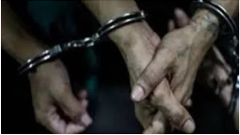المشدد 3 سنوات لعاطل ونجله سرقا سائق بالاكراه بالشرقية