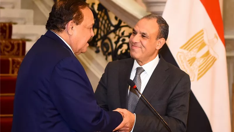 وزير الخارجية يعقد جلسة مباحثات مع نظيره السوداني