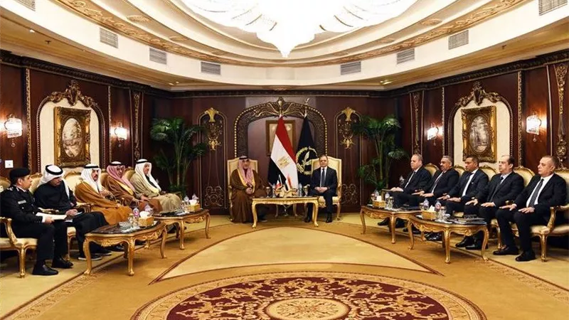 وزير الداخلية يستقبل نظيره الكويتى لتعزيزأوجه التعاون بين البلدين