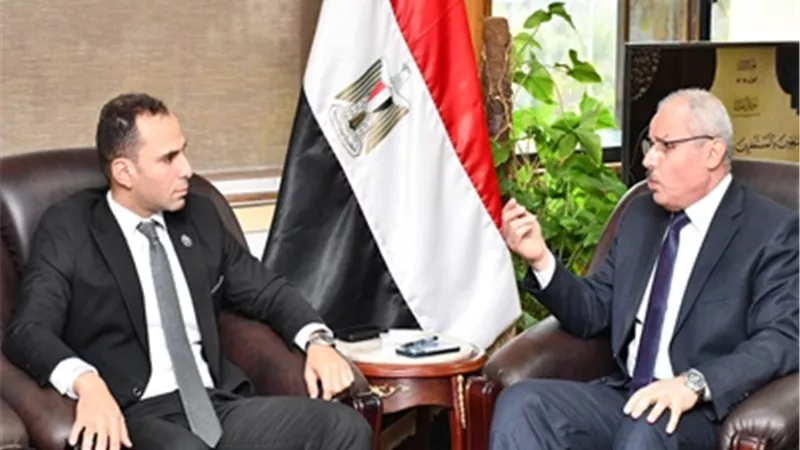 رئيس جامعة القناة يستقبل مدير الرعاية الصحية الجديد بالإسماعيلية