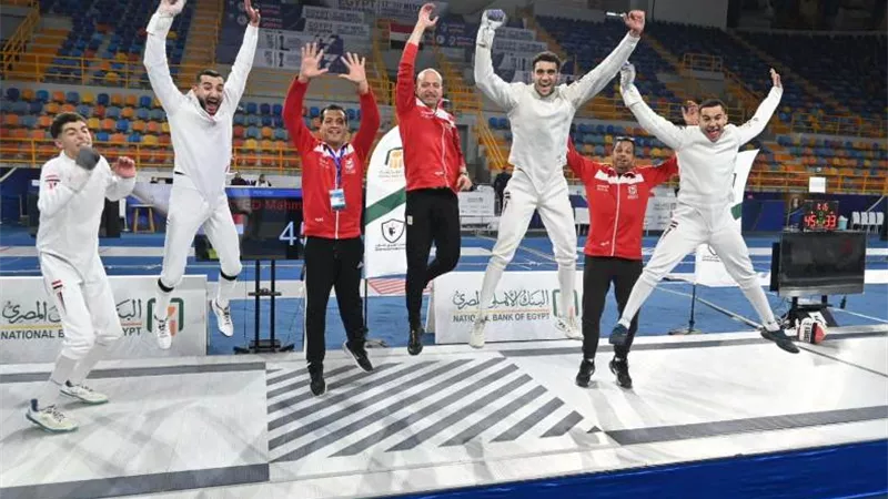 منتخب السلاح يتوج بذهبية كأس العالم لسيف المبارزة للناشئين
