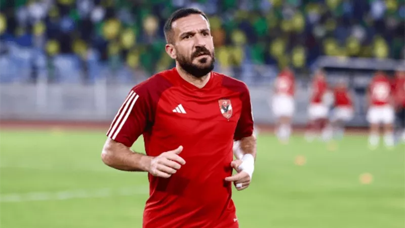 موقف محمد شريف من العودة للأهلي ومفاوضات الزمالك