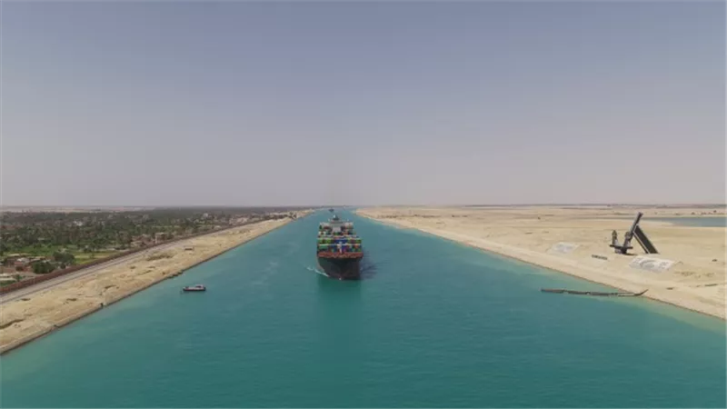 الفريق أسامة ربيع: ازدواج القناة بالبحيرات الصغرى جاهز للتشغيل