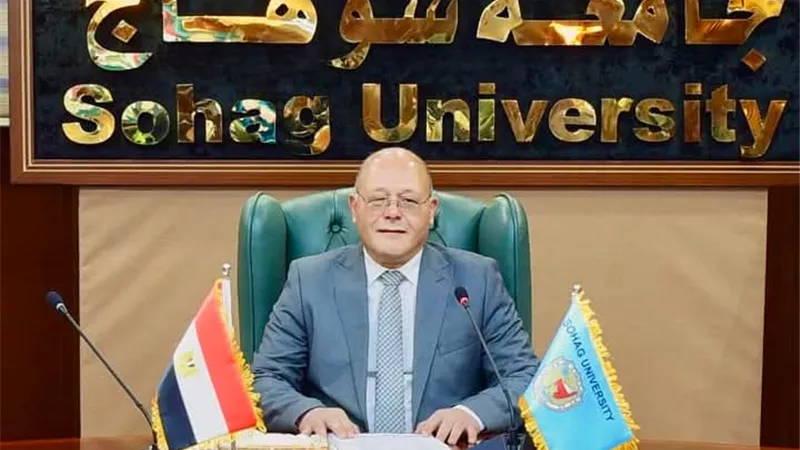 فريق طبى بمستشفى سوهاج الجامعي ينجح فى إستخراج ورم نادر بالساق