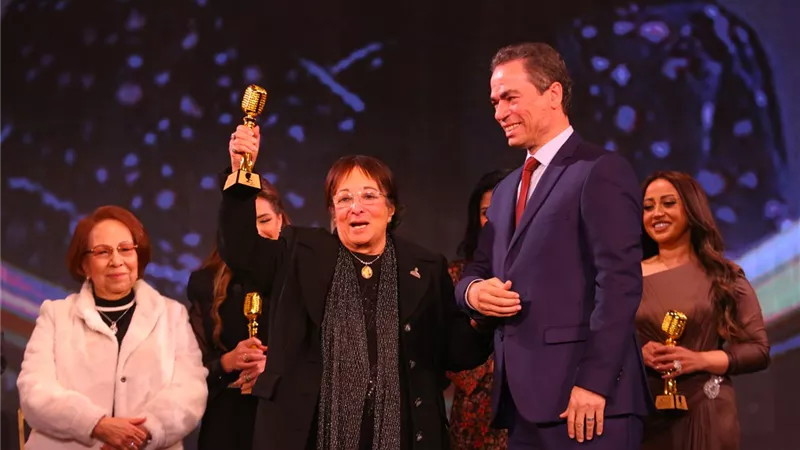 تكريم كمال أبو رية وسميرة عبد العزيز في احتفالية أم كلثوم بماسبيرو
