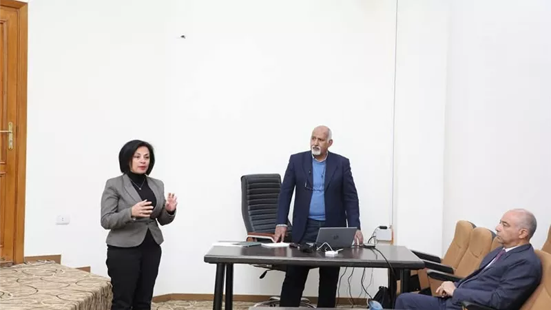 نائب محافظ البحر الأحمر تشهد دورة تدريبية لإعداد الأداة الذكية