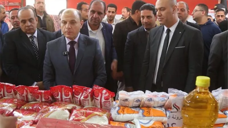 محافظ كفرالشيخ يفتتح معرض 