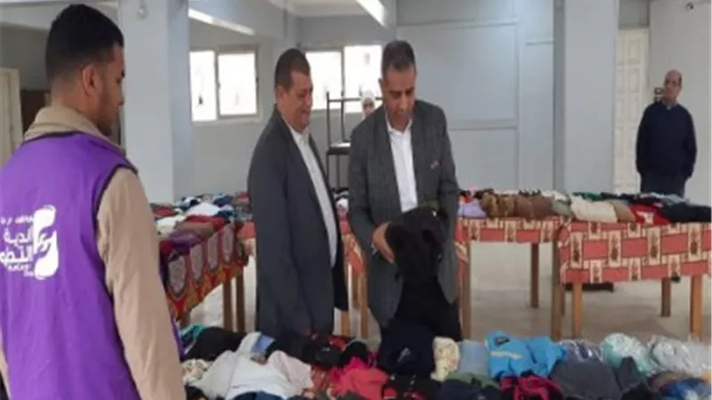 تجميع وتوزيع ٢٠٠٠ قطعة ملابس بمراكز الفتاة والمرأة بالقليوبية