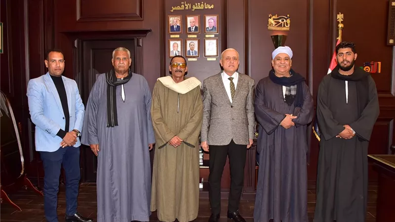 محافظ الأقصر يستقبل وفد نقابة الفلاحين